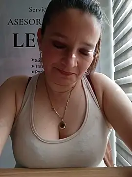 KAREN--03's Live XXX Chat