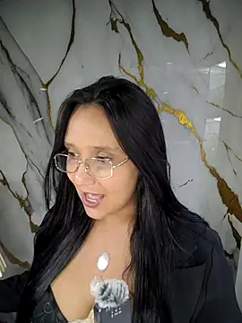 Esmeralda333 – Naživo XXX chat