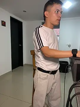 _Leo_Boy XXX чат на живо