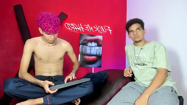 XXX chat uživo modela LOVE_KING1