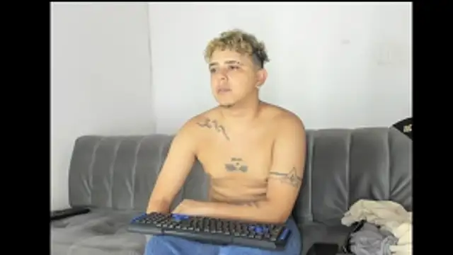 Czat XXX na żywo – Charlie_Scorpion