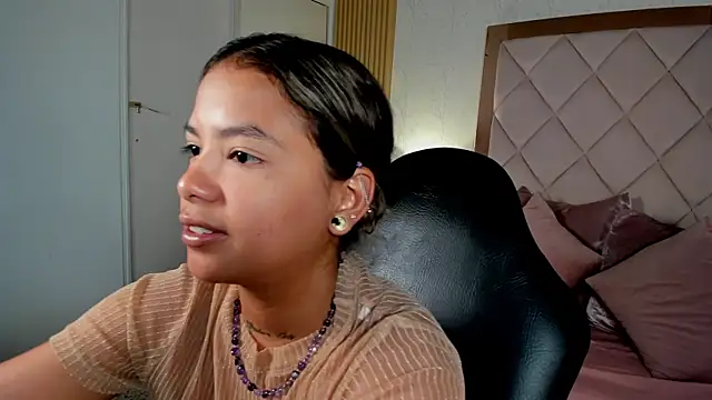 dulce_lyraa1's Live XXX Chat
