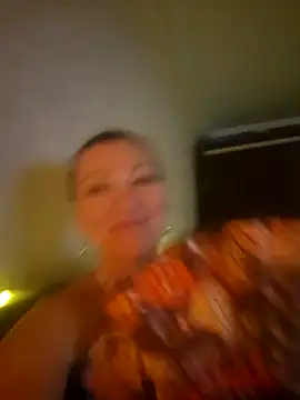 צ'אט XXX בשידור חי של pure_elena
