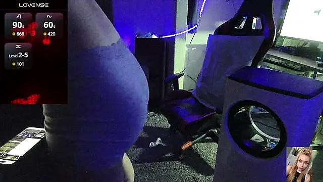 Chat XXX en directo de Blondiewithanass