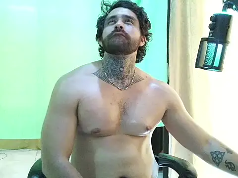 Chat +18 de aronmiller404 ao vivo
