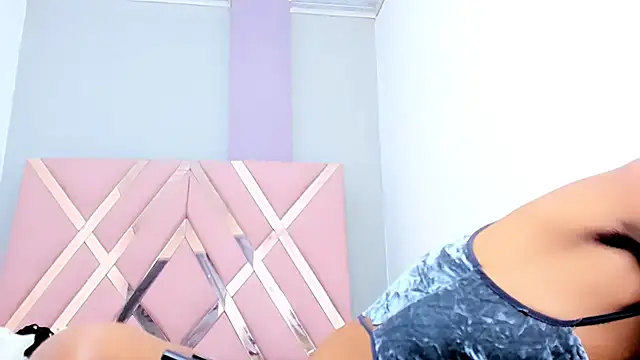 Czat XXX na żywo – monserrath_bitch_naughty