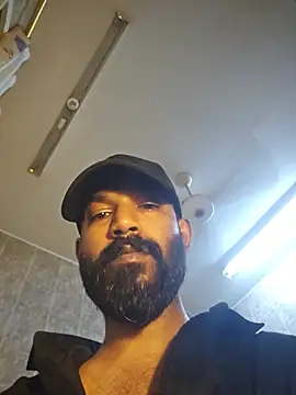 Mallukiran Adlı Modelin Canlı XXX Sohbeti