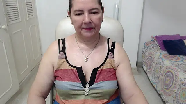 leonela_69のライブXXXチャット