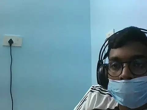 DecoyedMembrne Show in webcam