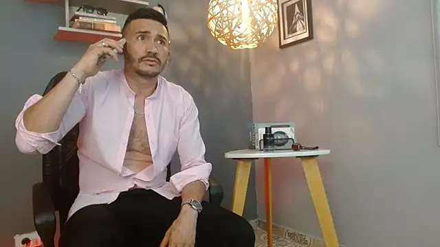 Reiko_85_ élő XXX-chatje