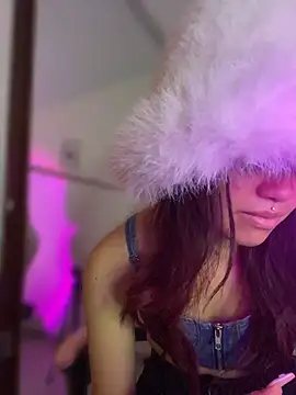 kira_ec Chat XXX in diretta