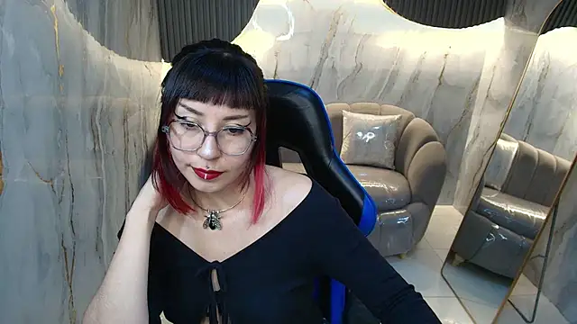 Ravenn_r Live XXX-Chat