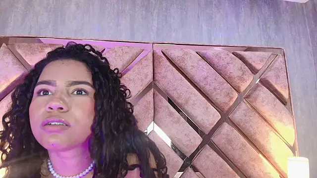TamaraaHoneyのライブXXXチャット