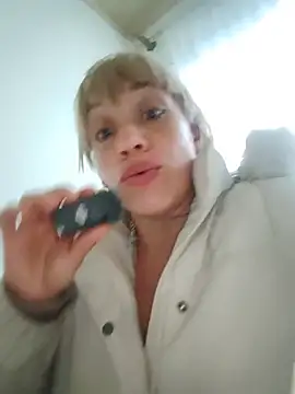 Chat +18 de MARILYNKOVANOVA ao vivo