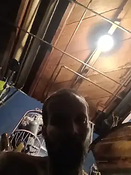 Whipit323 webkamerás műsora