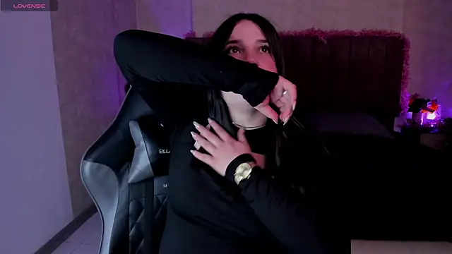 Julieth_Caandy – Naživo XXX chat