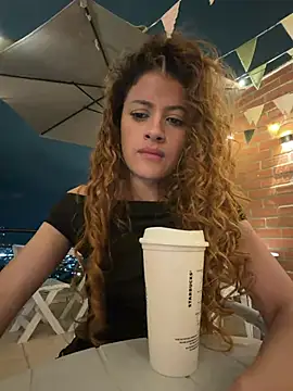 alana15 Show in webcam