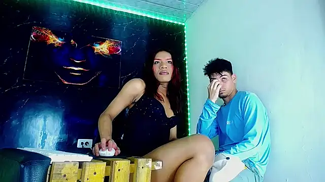Онлайн чат XXX LuxeCouple