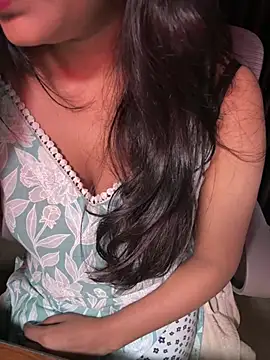 Lucky_Flora Adlı Modelin Canlı XXX Sohbeti