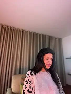 Aliinak Chat XXX in diretta