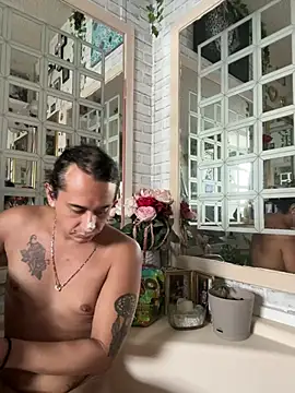แชท XXX สดของ TranSexualJade95
