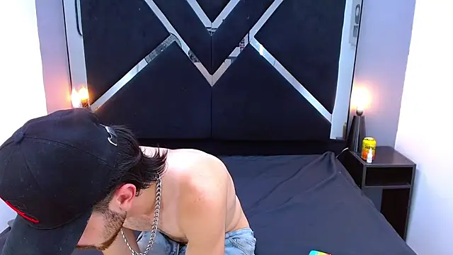 Lucas_Knightn Live XXX chat