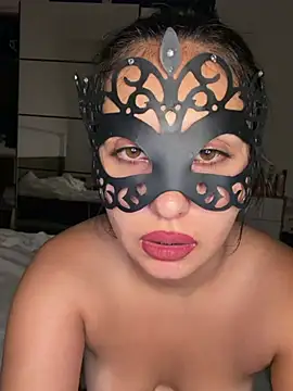 Meryy34 Adlı Modelin Canlı XXX Sohbeti