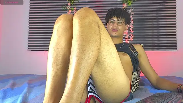 ThiiagoSaeenz's Live XXX Chat