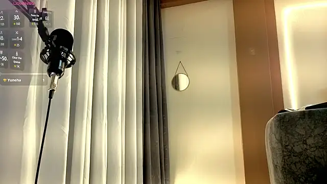 LeoTease Live XXX Chat