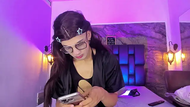 Adrian_Wolf's Live XXX Chat