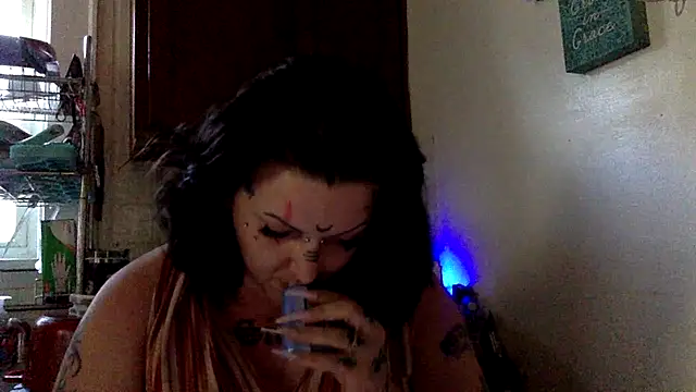 CurvyTrans2002 élő XXX-chatje