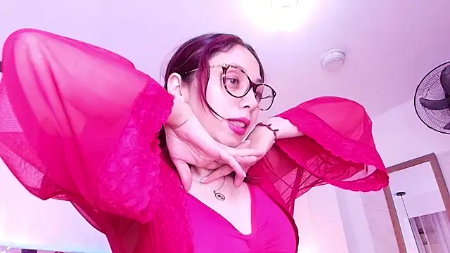 stephaniesun_ Adlı Modelin Canlı XXX Sohbeti