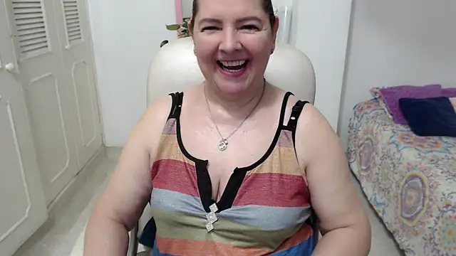 leonela_69のライブXXXチャット