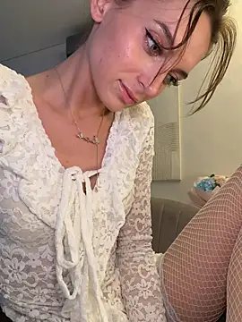 -AngelAri-'s Live XXX Chat
