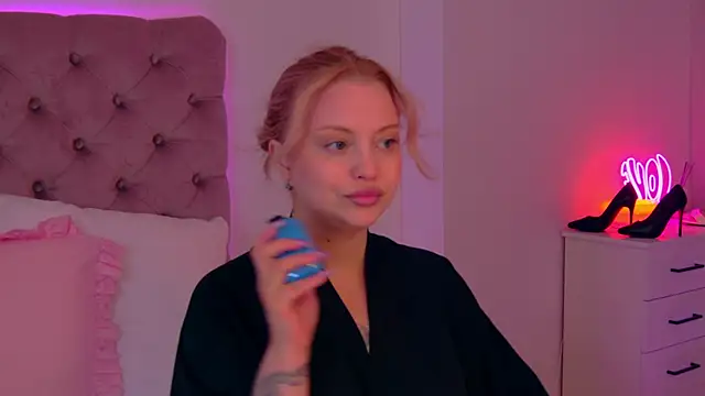 MyrHilton's Live XXX Chat