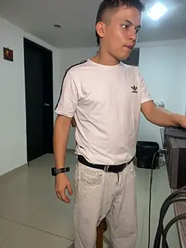 _Leo_BoyのライブXXXチャット