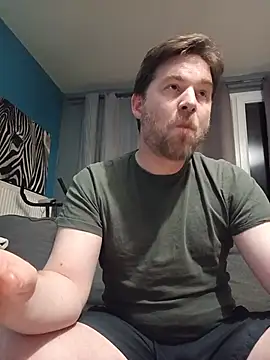 XXX chat uživo modela tom_sauwer