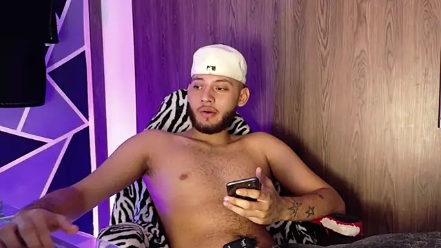 Czat XXX na żywo – Ryan_Miller111