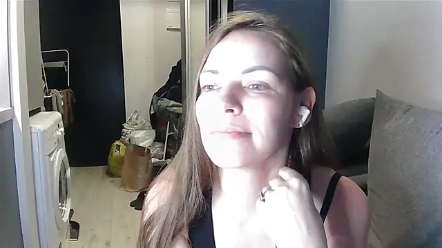 AnnaDiamond1's Live XXX Chat