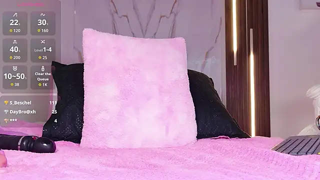 mia_099 Adlı Modelin Canlı XXX Sohbeti