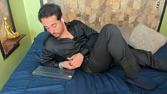 Adams_Sanz Adlı Modelin Canlı XXX Sohbeti