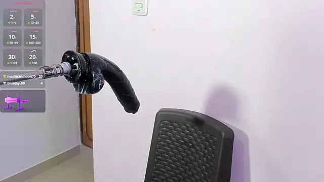 veronica_bigass élő XXX-chatje