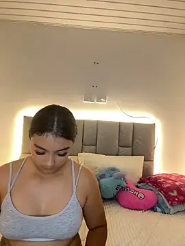nicolexxaleja 现场XXX聊天