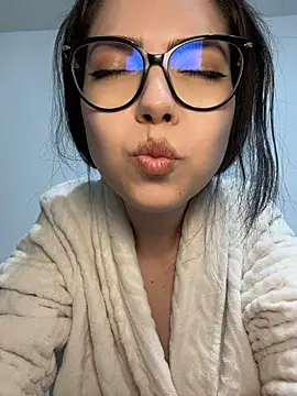 KaylaLewyss Chat XXX live