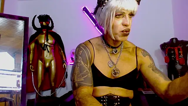 LILITHMADAME live XXX chat