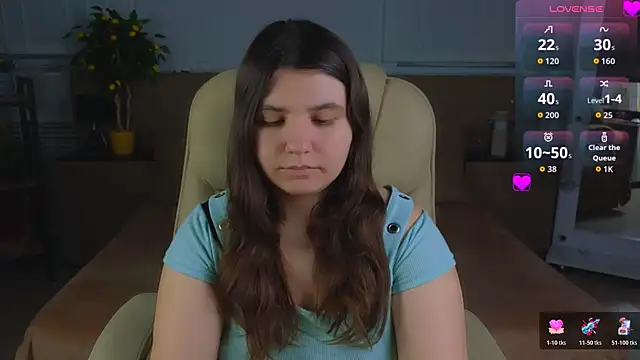 Viola__Shy élő XXX-chatje