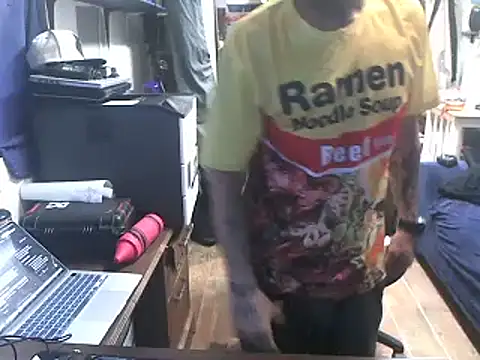 CloudDadddyyy Show in webcam