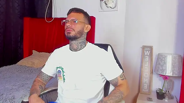 XXX chat uživo modela gerrard_white