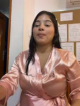 Mulan_rousse Adlı Modelin Canlı XXX Sohbeti