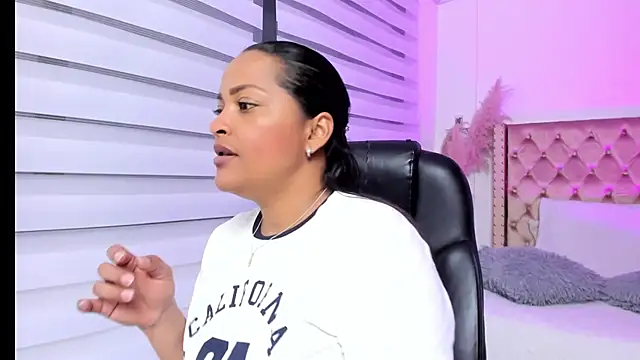 Chatroom XXX en direct de Danna_Ramiirez